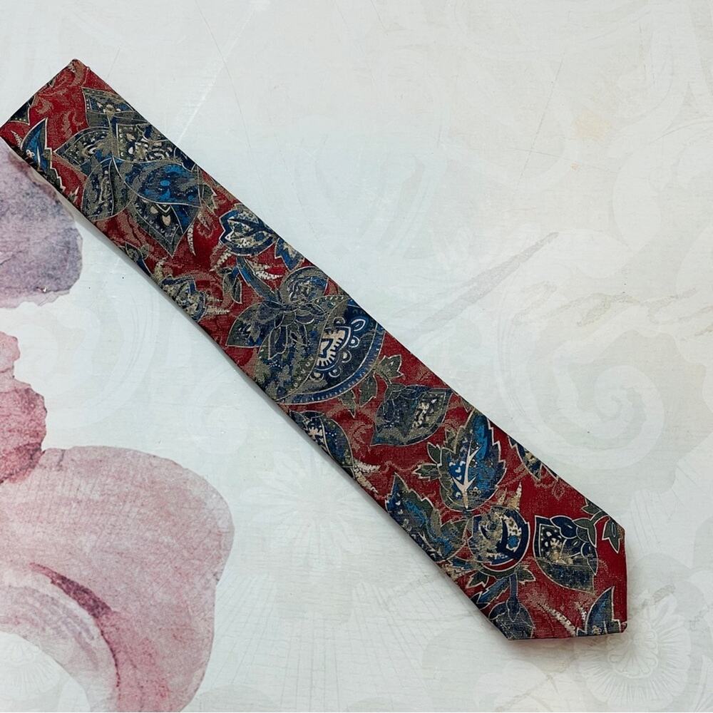 City Streets Vintage Tie